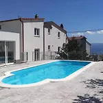 Bevanda * Podstrana