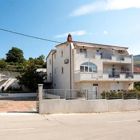 Apartment Bevanda Podstrana