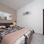 Apartment Bevanda *