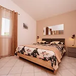 Bevanda Apartment *
