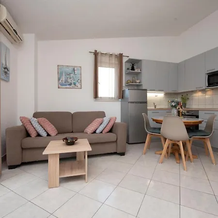 Bevanda Apartment *