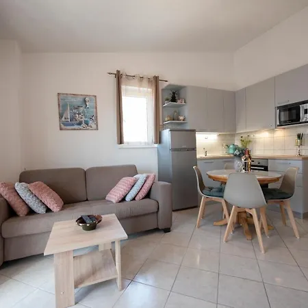 Bevanda Apartment *