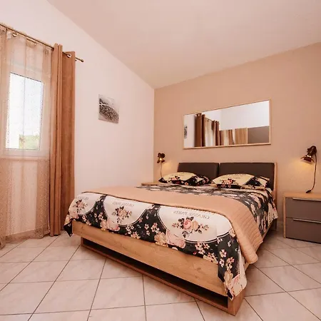 Bevanda Apartment *