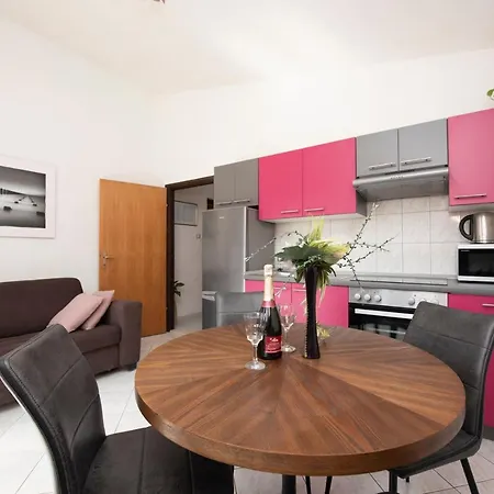 Apartment Bevanda Podstrana