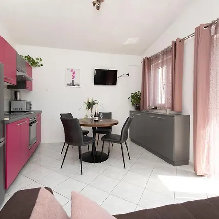 Apartment Bevanda
