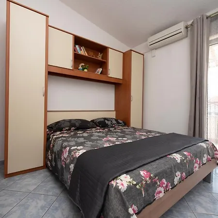 Apartment Bevanda Podstrana