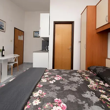 Apartment Bevanda *